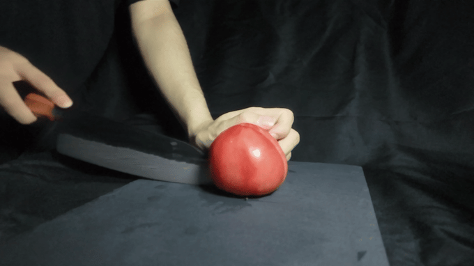 Tomato cut by the maker